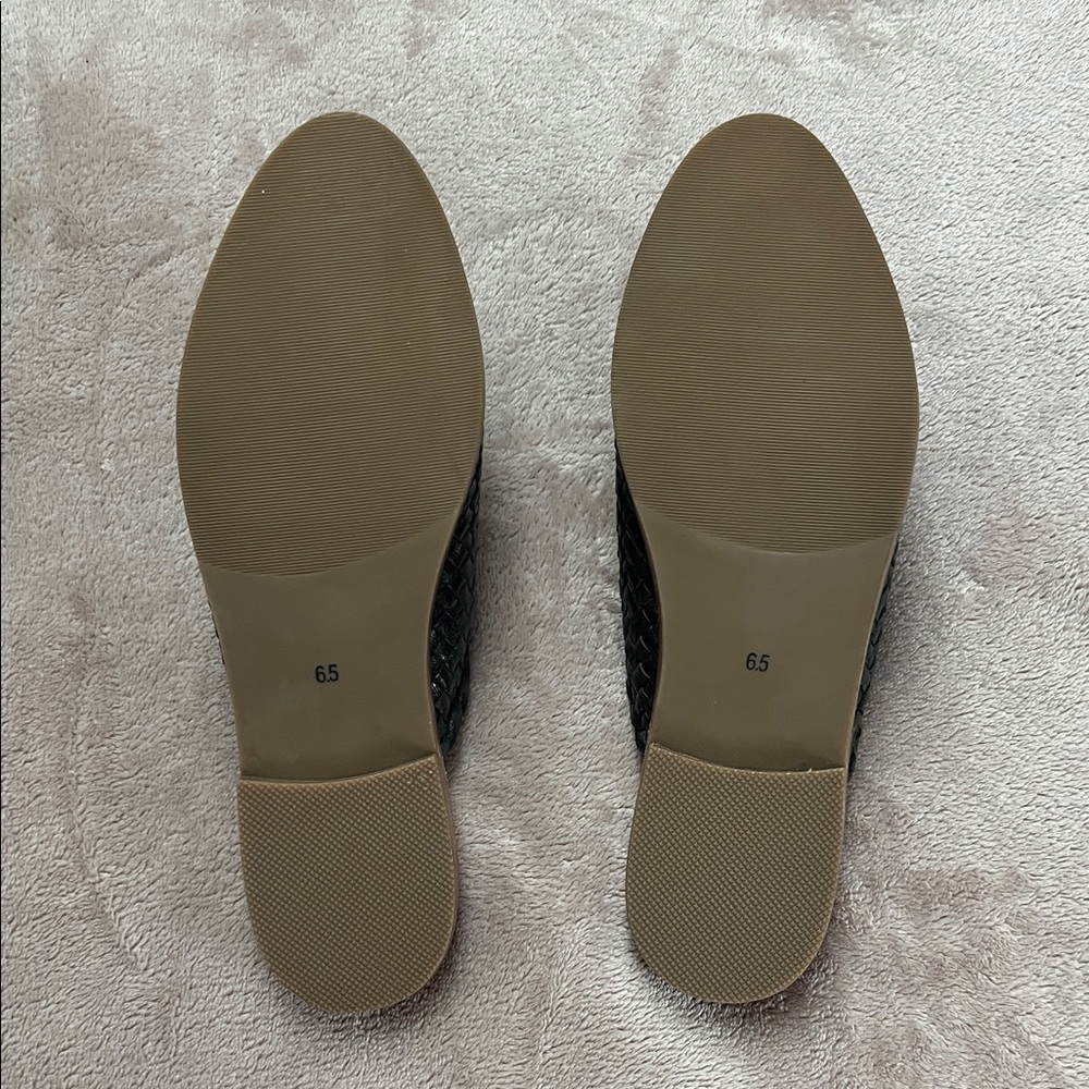 Seychelles Black Woven Slip-On Mules with Tan Footbed - Picture 2 of 7